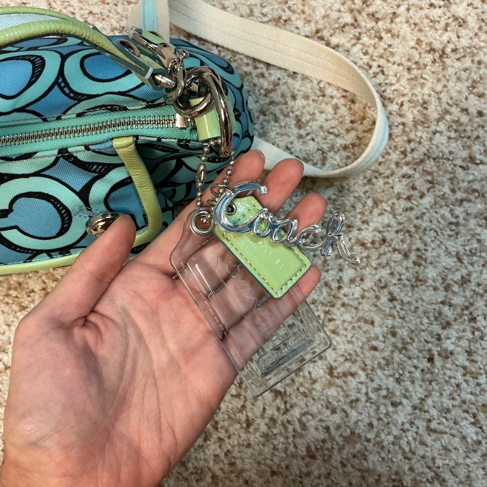 New blue & green small Coach crossbody/shoulderbag with chain details in front. - Picture 6 of 6